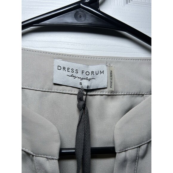 Dress Forum Women’s Sleeveless Utility Jumpsuit Light Khaki Size Small NWOT - Picture 3 of 8